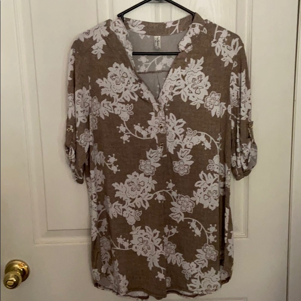 Never worn super cute blouse!